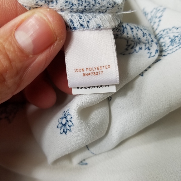 LC Lauren Conrad Ivory and Navy Floral Tee - Picture 6 of 6